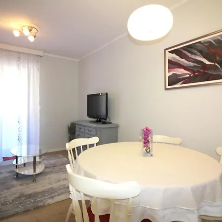 Tancel Apartmán *